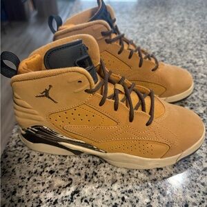 Nike Kids Sneakers in Tan and Black